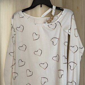 Top with Hearts & Shoulder Accessory
